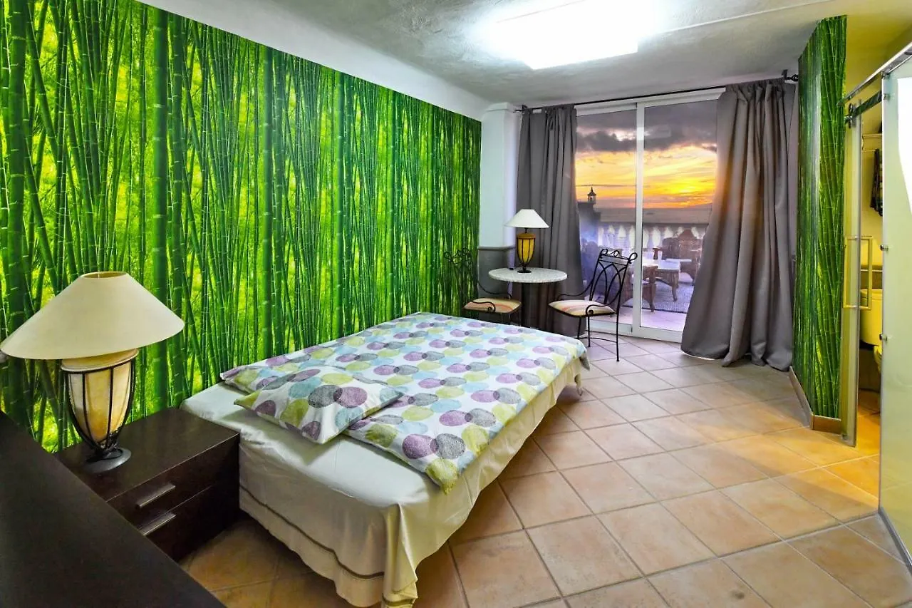 Villa Del Sol Bella Vista 阿德耶 度假居